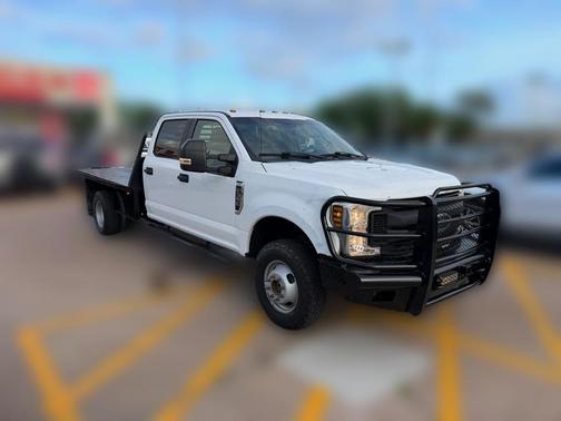 Oxford White 2018 Ford F-350 XL