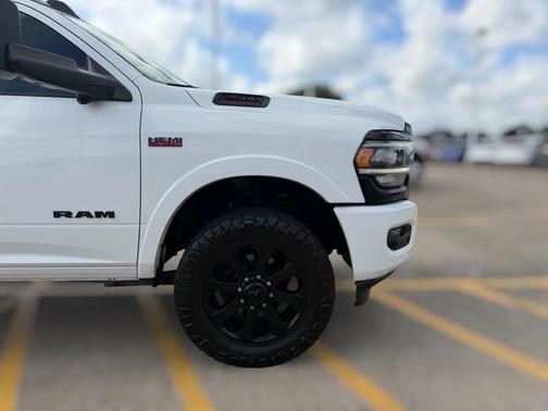 Bright White Clearcoat 2020 RAM 2500 Laramie Crew Cab 4x4 6'4' Box
