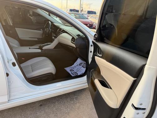 2022 Honda Insight Touring