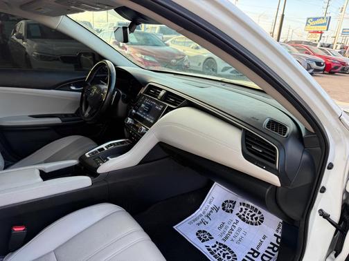 2022 Honda Insight Touring