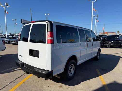 2017 Chevrolet Express 2500 LS