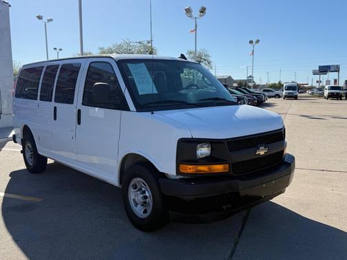 2017 Chevrolet Express 2500 LS