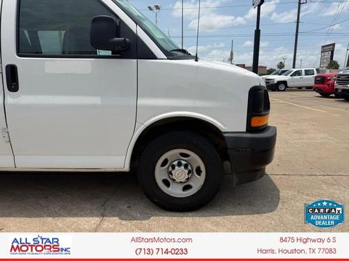 Summit White 2017 Chevrolet Express 2500 LT