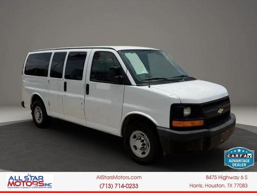 Summit White 2017 Chevrolet Express 2500 LT