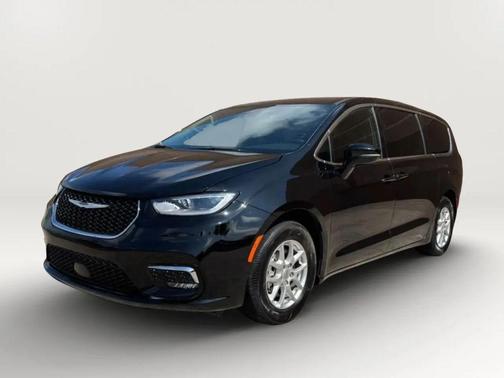 Diamond Black Crystal Pearlcoat 2025 Chrysler Pacifica L