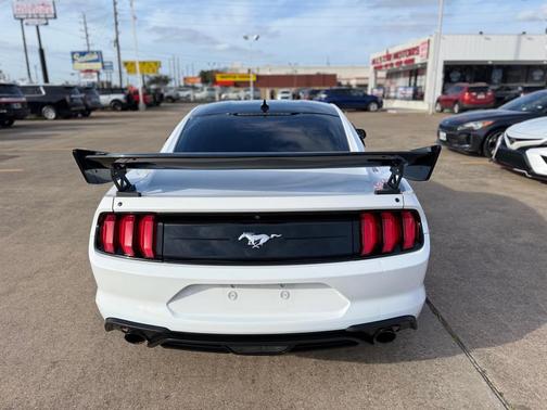 2020 Ford Mustang EcoBoost Premium