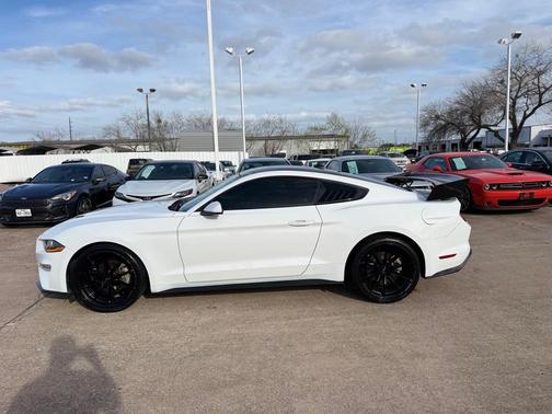 2020 Ford Mustang EcoBoost Premium