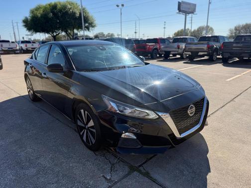 2022 Nissan Altima 2.5 SV