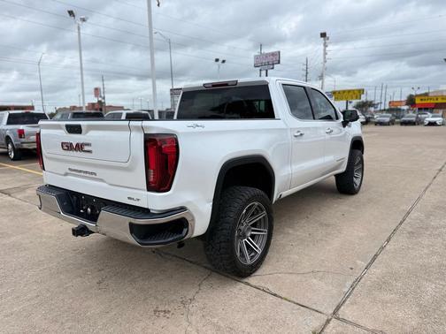 2022 GMC Sierra 1500 SLT