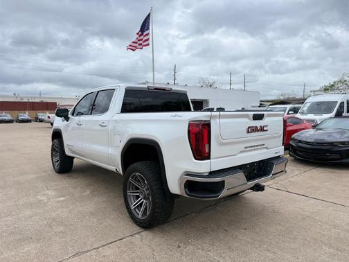 2022 GMC Sierra 1500 SLT
