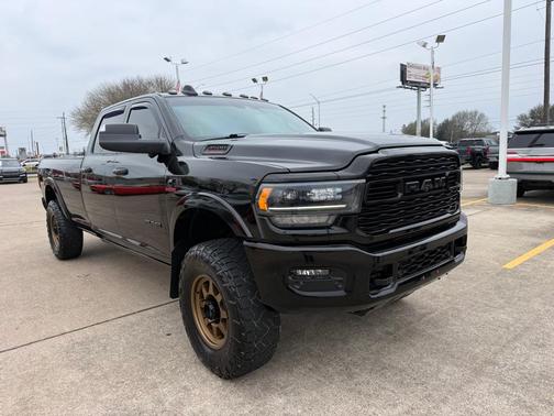 2020 RAM 3500 Limited Crew Cab 4x4 8' Box