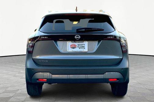 Gun Metallic 2026 Nissan Kicks SV