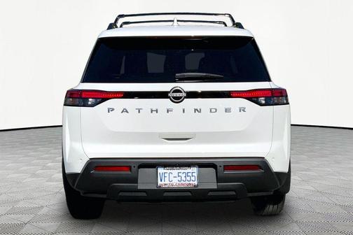 Everest White Pearl Tricoat 2025 Nissan Pathfinder SV FWD