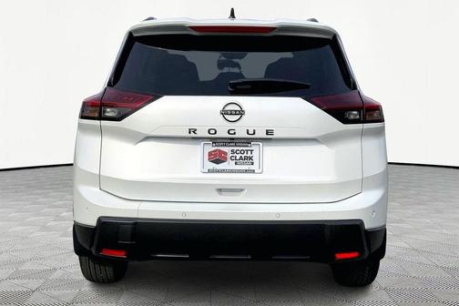 Everest White Pearl Tricoat 2026 Nissan Rogue Dark Armor