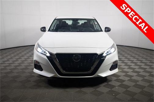 Photo 2 of 20 of 2021 Nissan Altima 2.5 SR