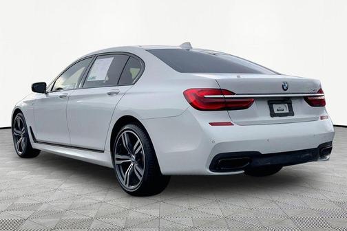 2019 BMW 740 740i