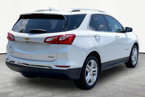 Iridescent Pearl Tricoat 2018 Chevrolet Equinox Premier
