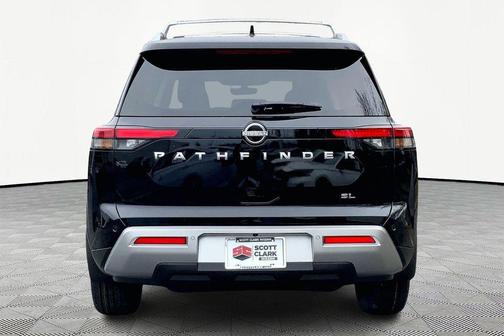2025 Nissan Pathfinder SL FWD