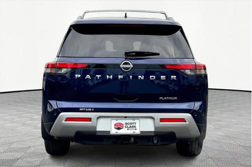2025 Nissan Pathfinder Platinum FWD