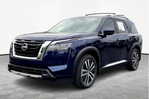 2025 Nissan Pathfinder Platinum FWD