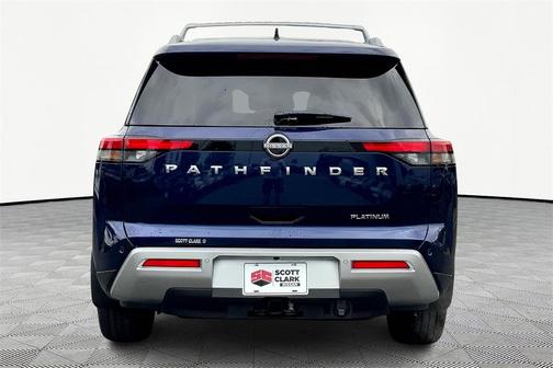 2025 Nissan Pathfinder Platinum FWD