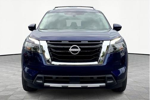 2025 Nissan Pathfinder Platinum FWD