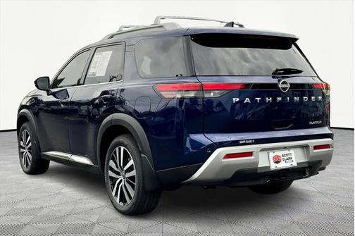 2025 Nissan Pathfinder Platinum FWD
