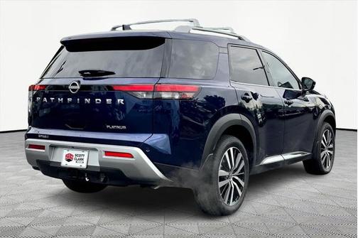 2025 Nissan Pathfinder Platinum FWD