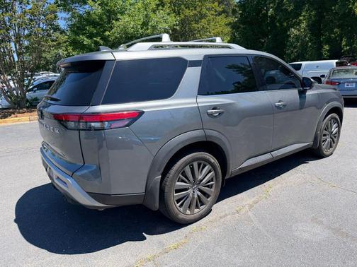 Gun Metallic 2022 Nissan Pathfinder SL 2WD