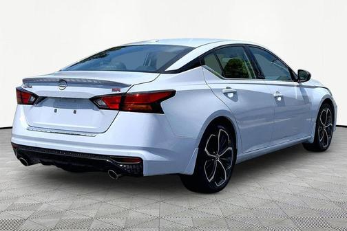 Gray Sky Pearl 2023 Nissan Altima SR FWD