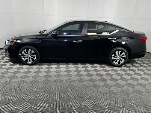 2025 Nissan Altima S FWD