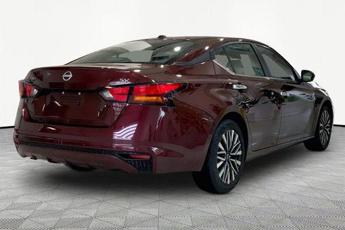 Garnet Pearl Metallic 2024 Nissan Altima 2.5 SV