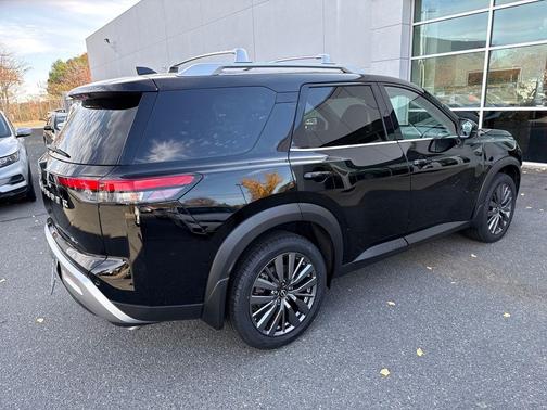 2023 Nissan Pathfinder SL FWD