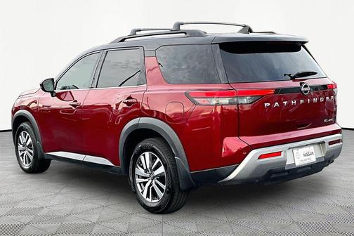 2022 Nissan Pathfinder SL 4WD