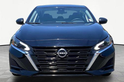 Super Black 2025 Nissan Altima 2.5 SV