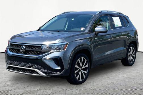 Platinum Gray Metallic 2022 Volkswagen Taos 1.5T SE