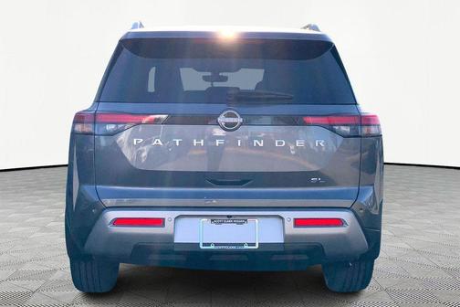 2025 Nissan Pathfinder SL FWD