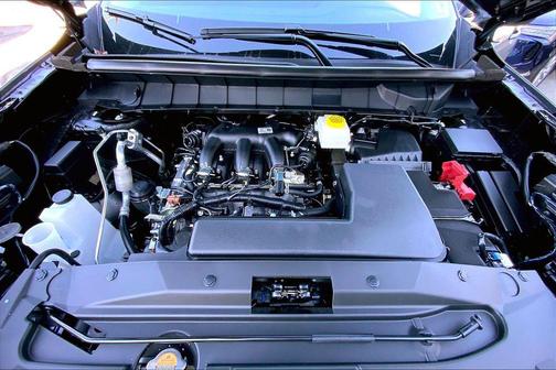 2025 Nissan Pathfinder SL FWD