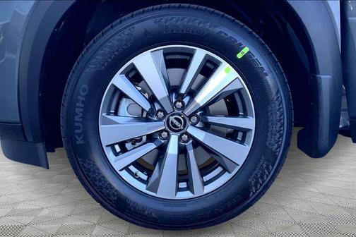 2025 Nissan Pathfinder SL FWD