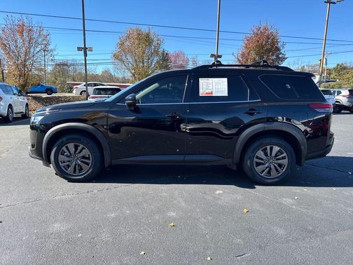 2024 Nissan Pathfinder SV 4WD