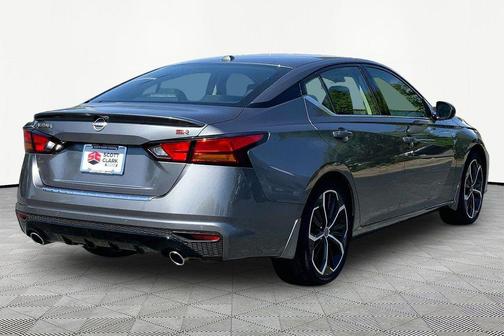 Gun Metallic 2023 Nissan Altima SR FWD