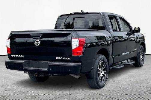 2022 Nissan Titan SV