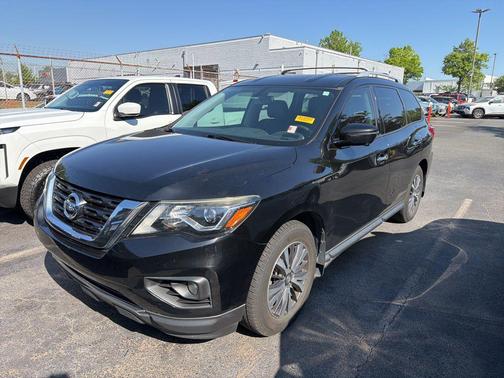 Magnetic Black Metallic 2017 Nissan Pathfinder SL
