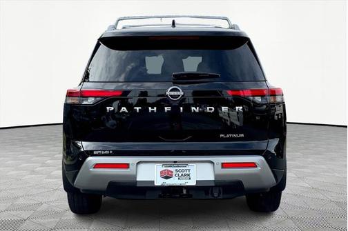 2024 Nissan Pathfinder Platinum FWD