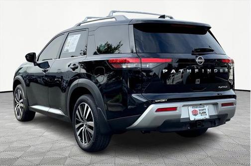 2024 Nissan Pathfinder Platinum FWD