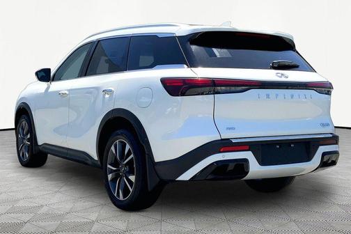 Majestic White 2024 INFINITI QX60 Luxe
