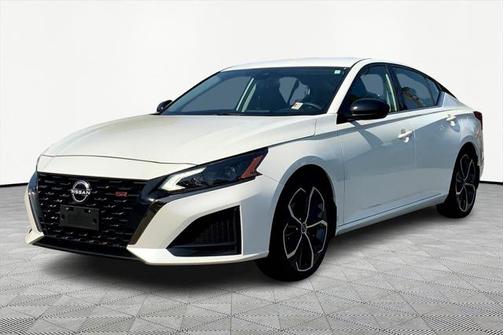 2023 Nissan Altima SR FWD
