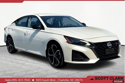 2023 Nissan Altima SR FWD