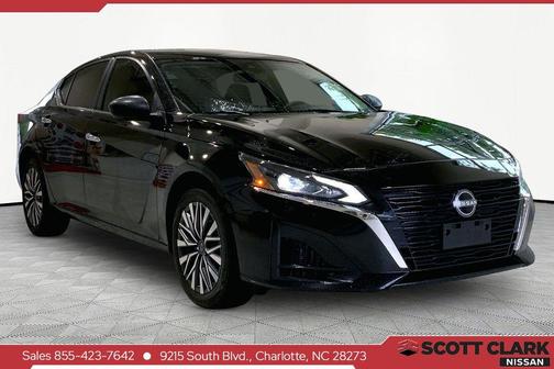 Super Black 2025 Nissan Altima 2.5 SV