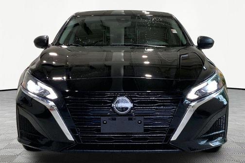 Super Black 2025 Nissan Altima 2.5 SV
